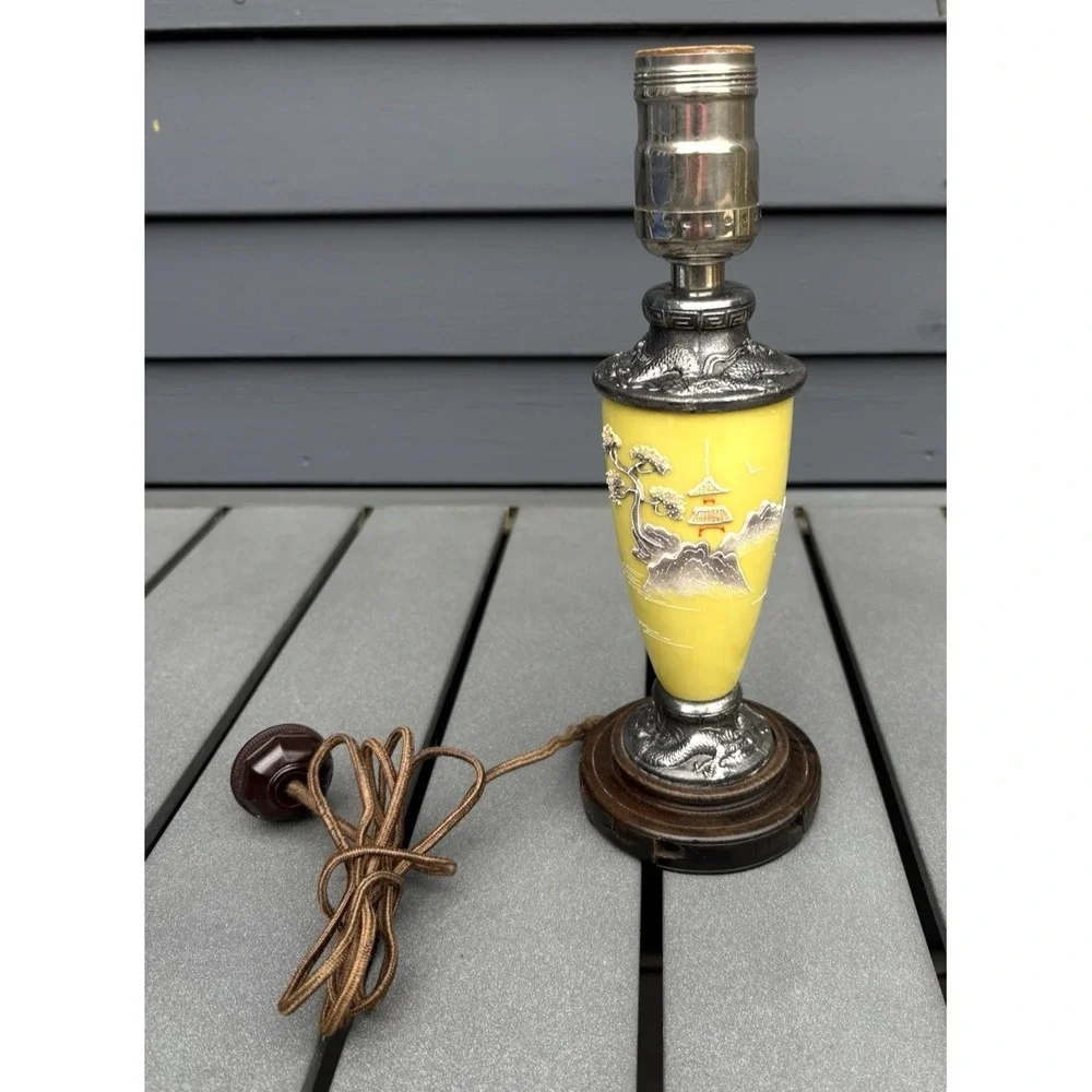 Vintage chinoiserie desk lamp yellow moriage mountain scene dragonware wood base